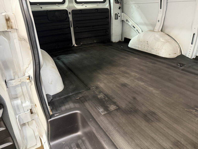 2017 GMC Savana 2500