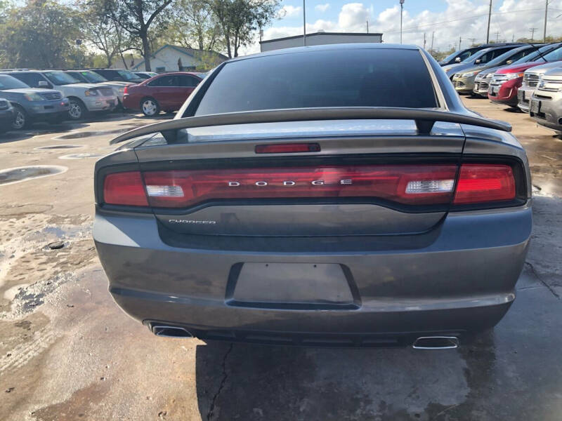 2011 Dodge Charger SE