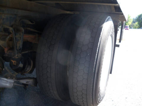 1999 Freightliner FL70