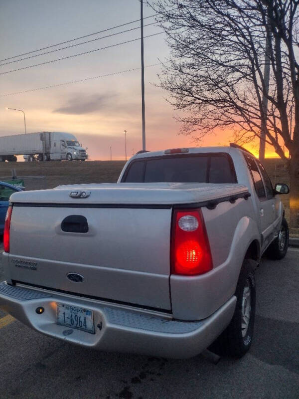 2004 Ford Explorer Sport Trac XLT