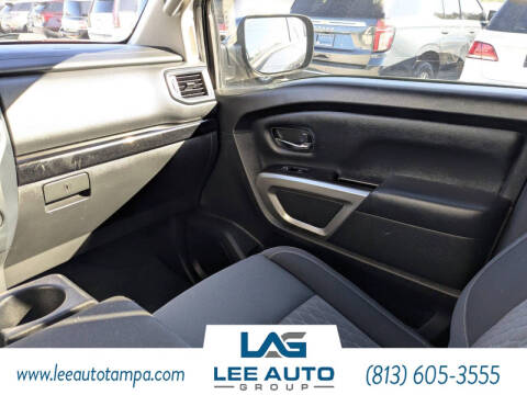 2023 Nissan Titan SV