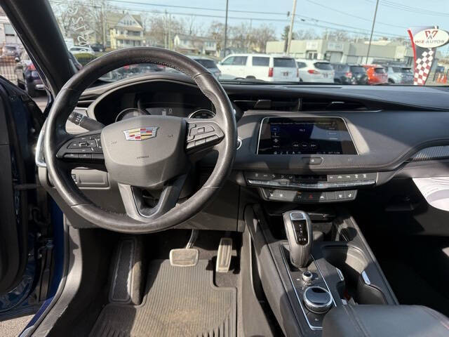 2019 Cadillac XT4 Sport