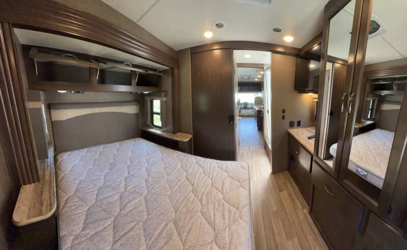 2018 Thor Motor Coach Ace 30.3