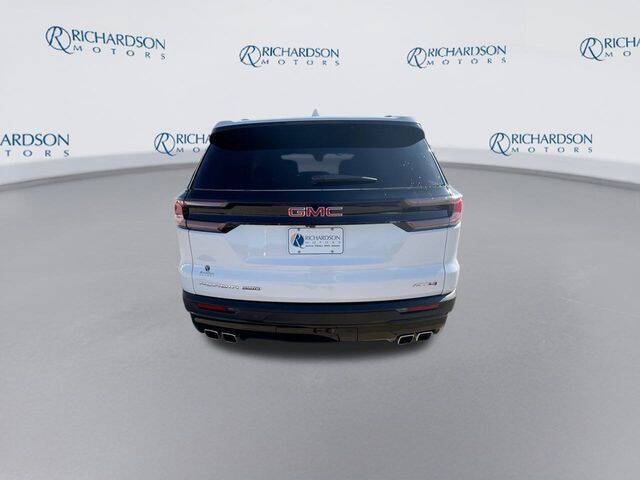 2025 GMC Acadia AT4