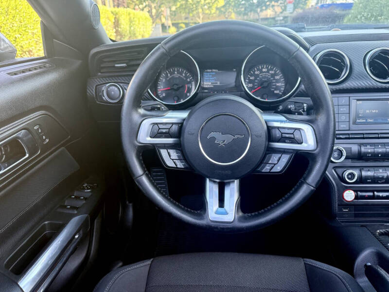 2016 Ford Mustang V6