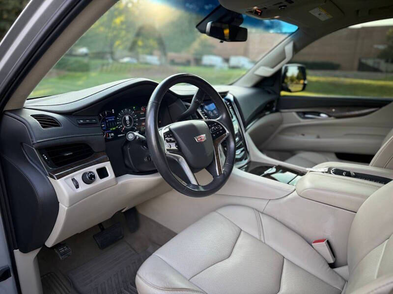 2018 Cadillac Escalade Luxury