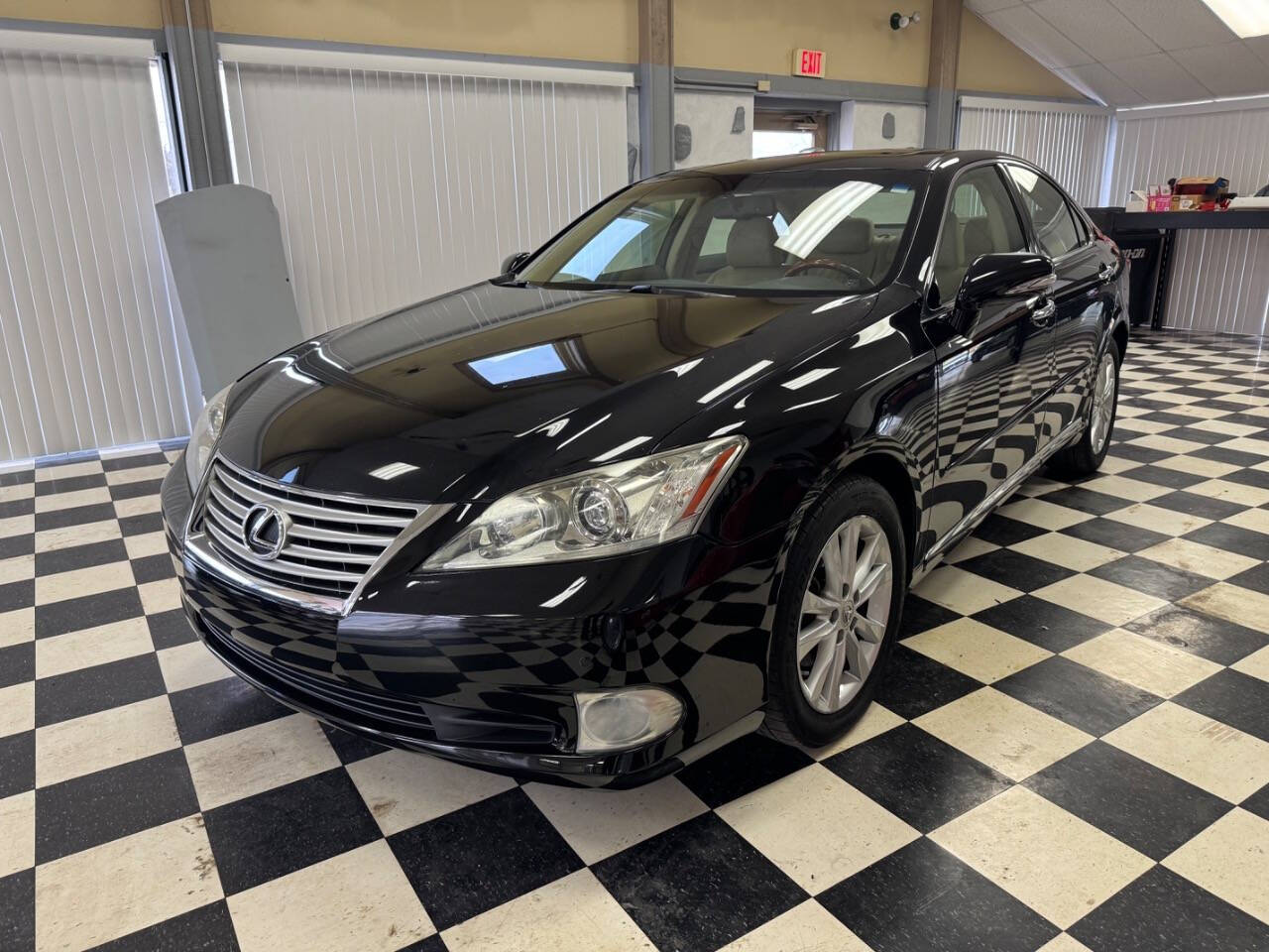 2010 Lexus ES 350 for sale at BOHL AUTOMOTIVE in Racine, WI