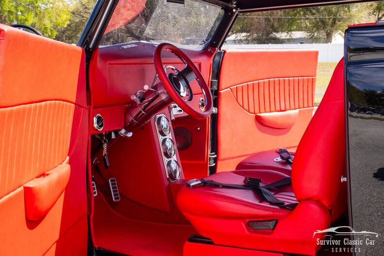 1937 Ford Cabriolet