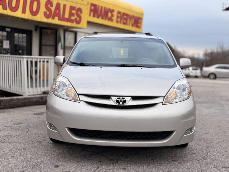 2010 Toyota Sienna XLE