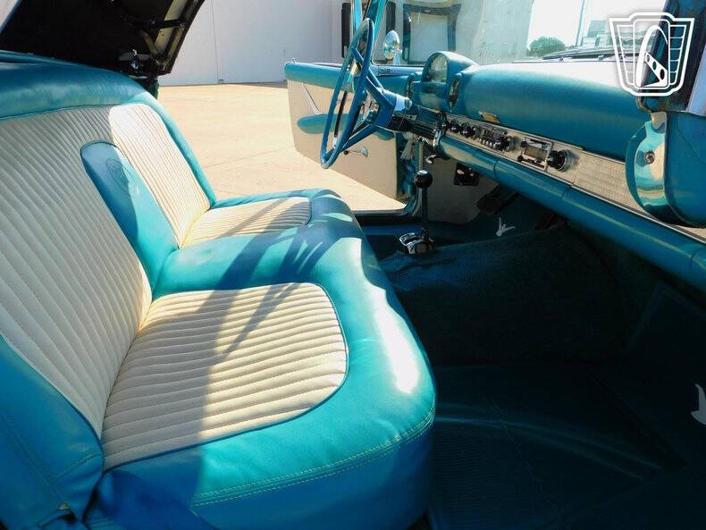 1956 Ford Thunderbird