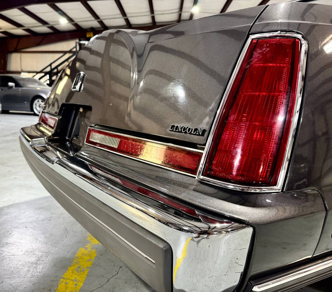 1992 Lincoln Mark VII for sale at Carnival Car Company in Victoria, TX