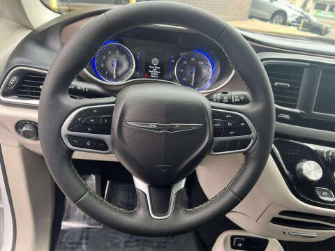 2024 Chrysler Voyager LX