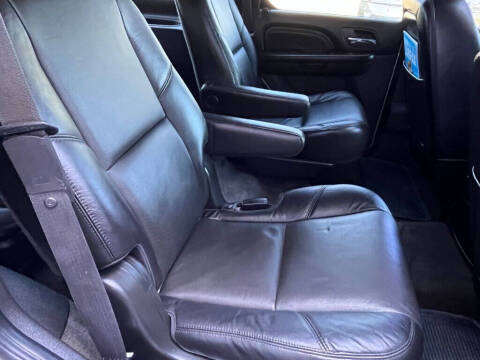 2011 Cadillac Escalade Premium