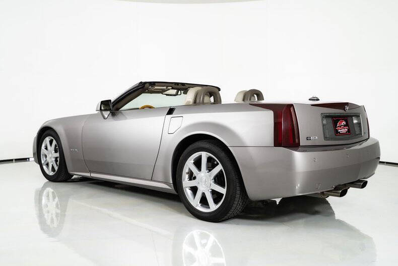 2005 Cadillac XLR