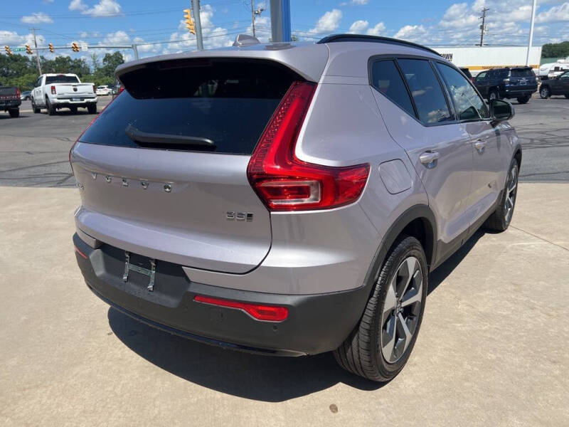2026 Volvo XC40 B5 Core