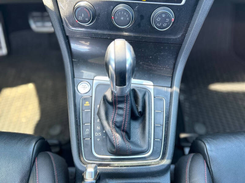 2017 Volkswagen Golf GTI SE