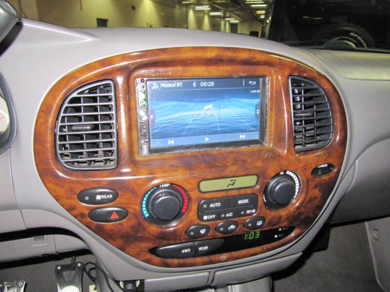 2002 Toyota Sequoia SR5