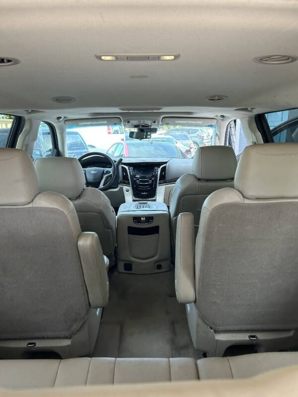 2017 Cadillac Escalade ESV Luxury