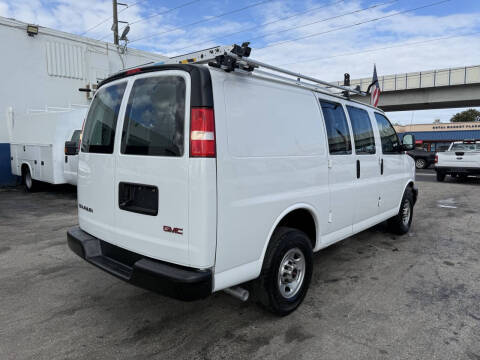 2022 GMC Savana 2500