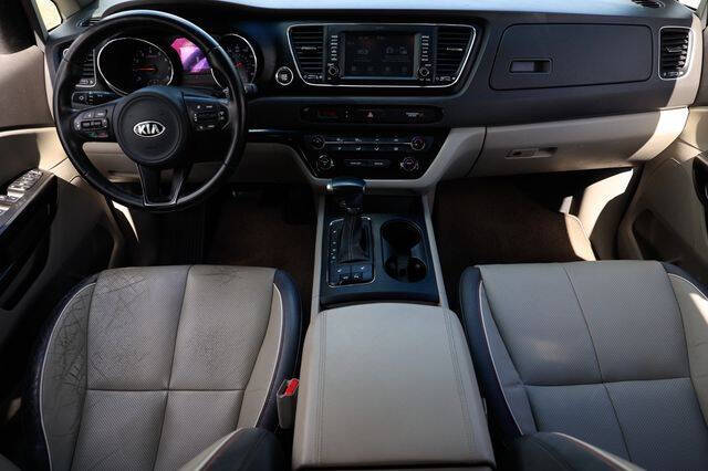 2017 Kia Sedona LX
