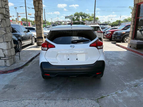 2020 Nissan Kicks S
