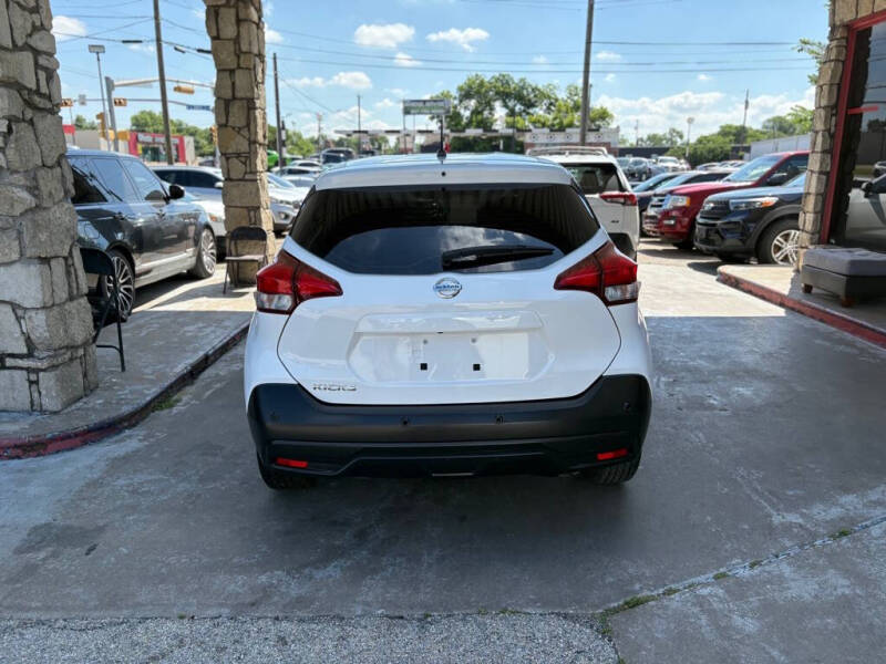 2020 Nissan Kicks S