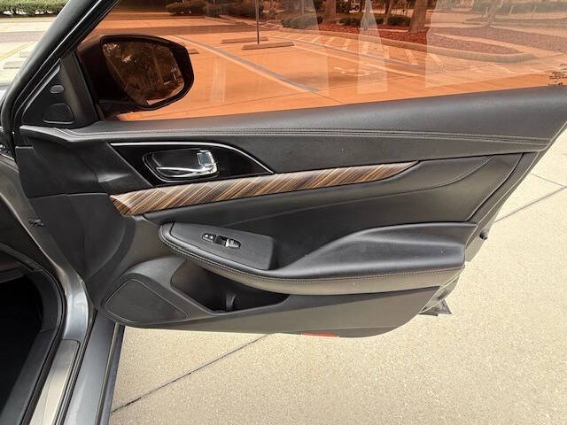 2016 Nissan Maxima Platinum