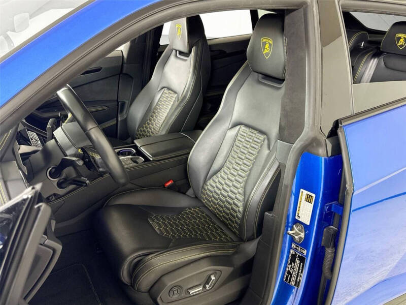 2022 Lamborghini Urus