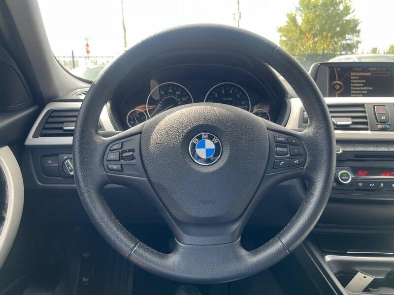2014 BMW 3 Series 320i