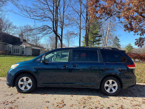 2011 Toyota Sienna LE 8-Passenger