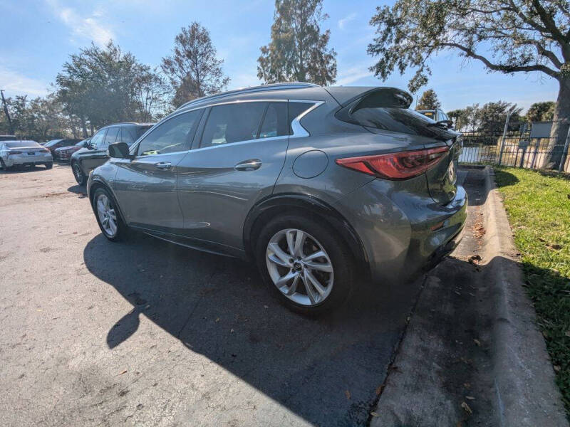 2018 Infiniti QX30 Essential