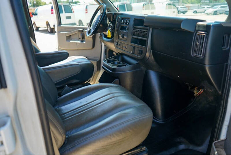 2017 Chevrolet Express 2500