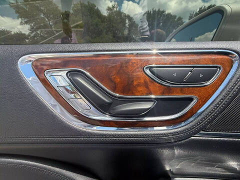 2018 Lincoln Continental Select