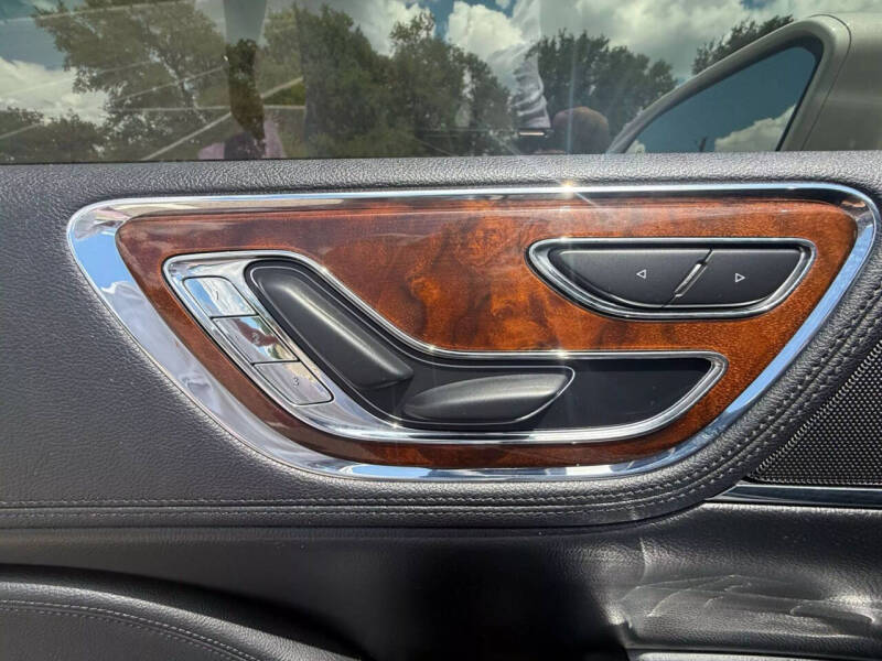 2018 Lincoln Continental Select