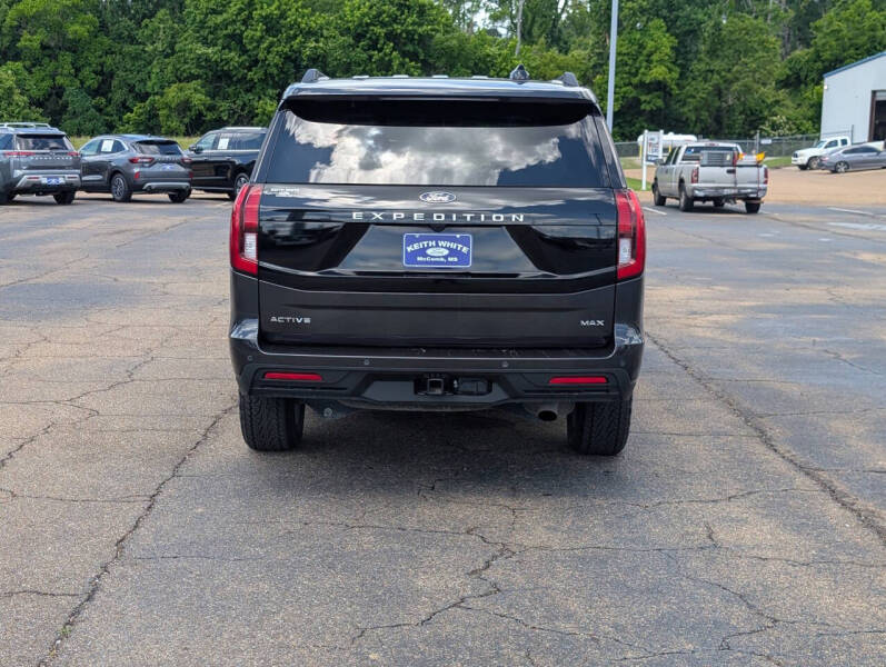 2025 Ford Expedition MAX Active