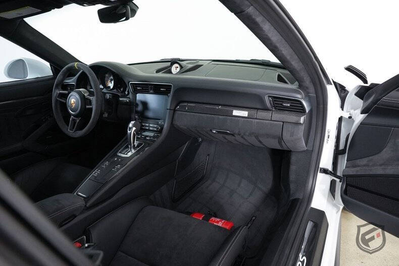 2018 Porsche 911 GT2 RS