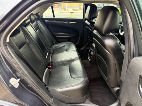 2017 Chrysler 300 Limited