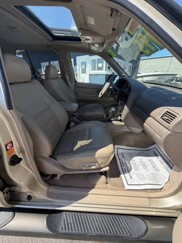 2002 Nissan Pathfinder LE