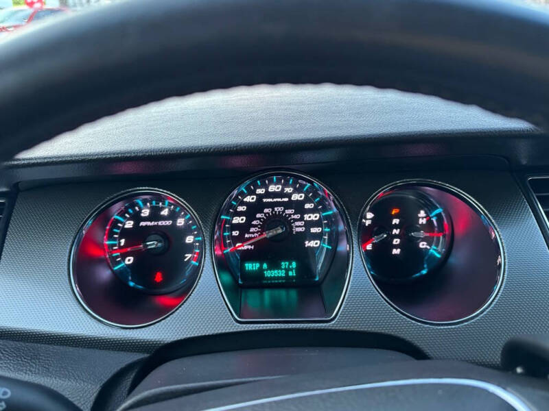 2011 Ford Taurus SEL