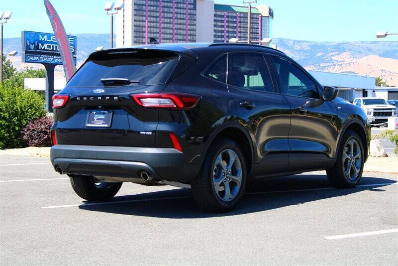 2025 Ford Escape ST-Line Select