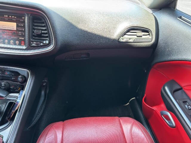 2015 Dodge Challenger SXT Plus