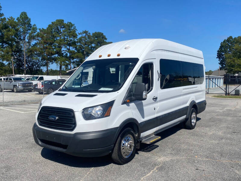 2019 Ford Transit Passenger Van XL's photo