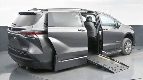 2024 Toyota Sienna XLE 7-Passenger