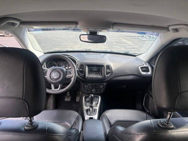 Silver 2021 Jeep Compass Latitude 4x4 Latitude 4dr SUV 12