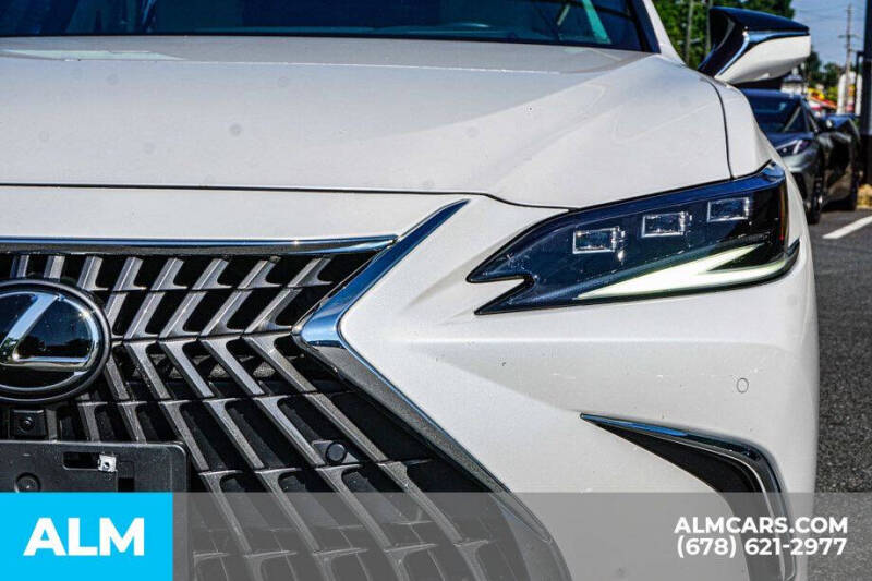 2024 Lexus ES 300h Luxury