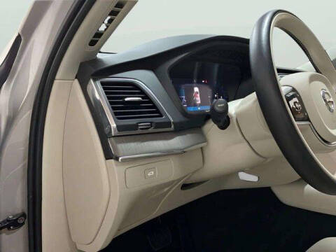2023 Volvo XC90 B6 Core