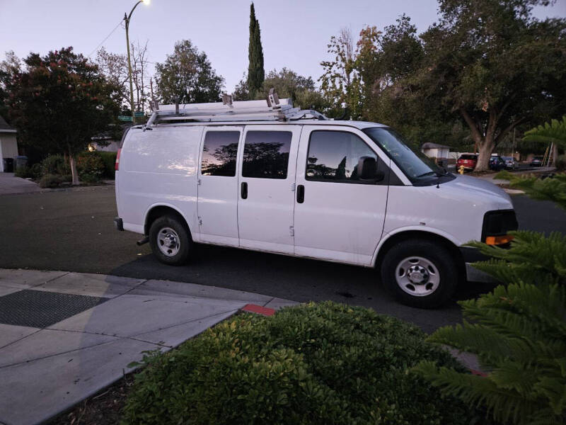 2015 Chevrolet Express Cargo Work Van's photo