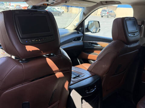 2017 Cadillac Escalade Luxury