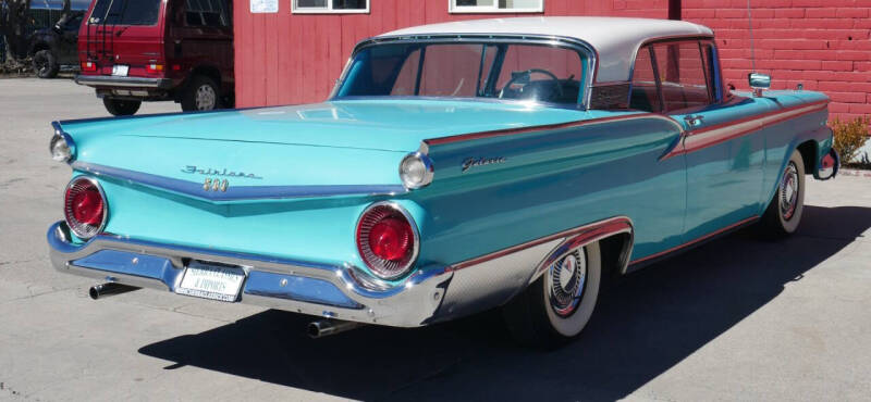 1959 Ford Skyliner