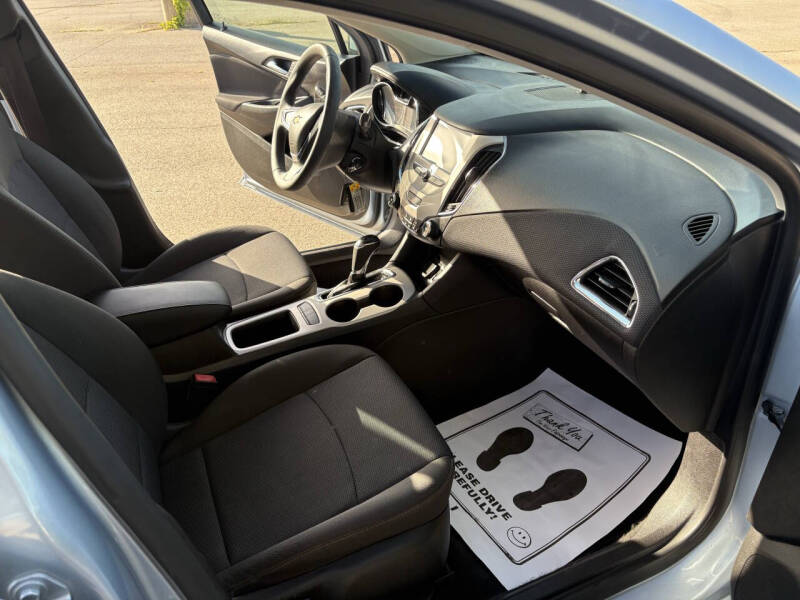 2017 Chevrolet Cruze LS Auto